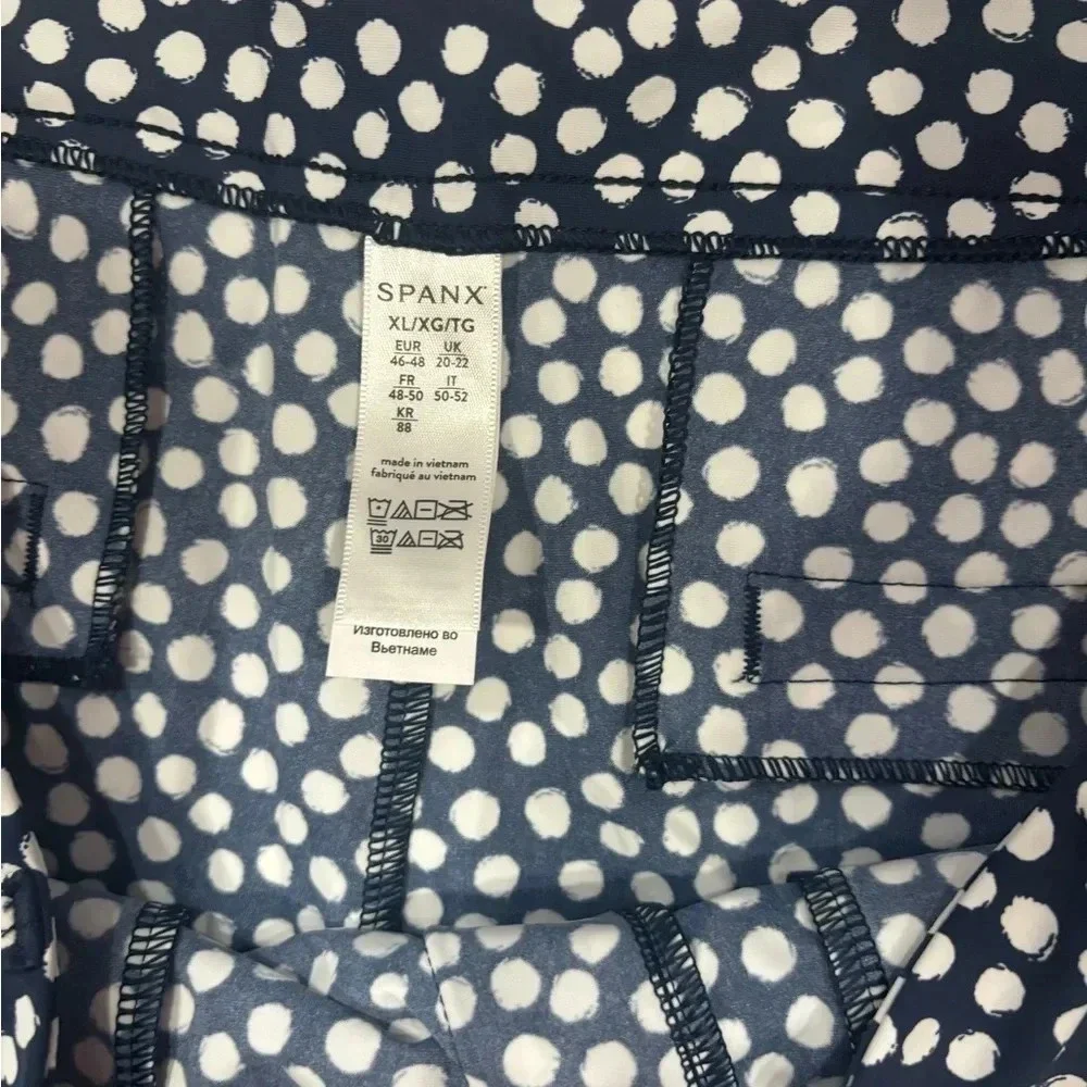Spanx Sunshine Shorts 6 Navy Pantited Dot Women’s XL NWT